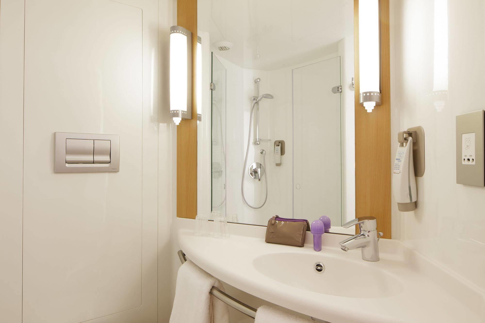 Ibis Wellingborough Exterior foto